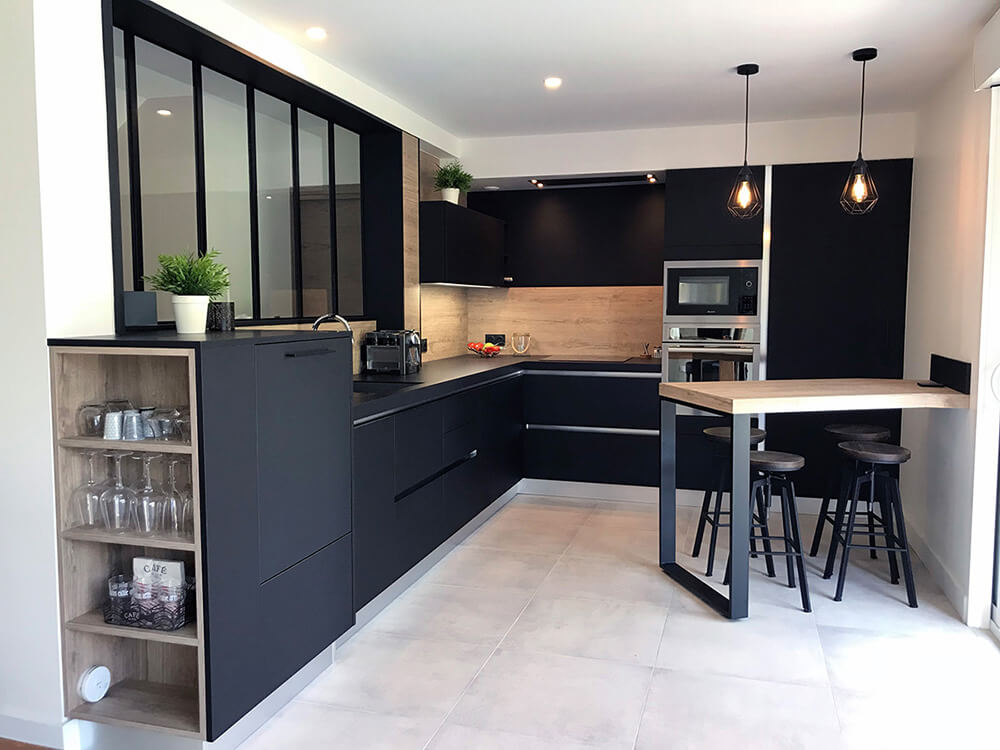 Ván ép Cốp Pha, cấu tạo và công dụng 6 ván ép cốp pha còn được sử dụng trong lót sàn tàu biển, lót container, làm sàn sân khấu tổ chức sự kiện và còn ứng dụng trong ngành nội thất.