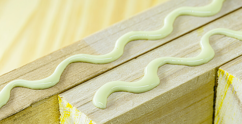 Keo dán gỗ công nghiệp UF sử dụng rất phổ biến để sản xuất ván gỗ ép, ván sợi (MDF, MFC…), ván ghép thanh, ván dăm…cho thị trường ván nội thất.